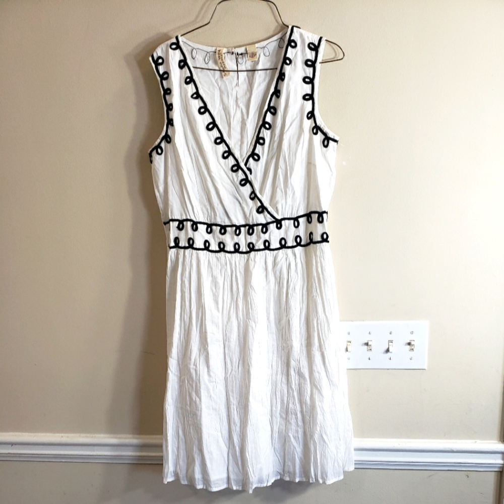 Studio West Apparel - Picture 2 of 16